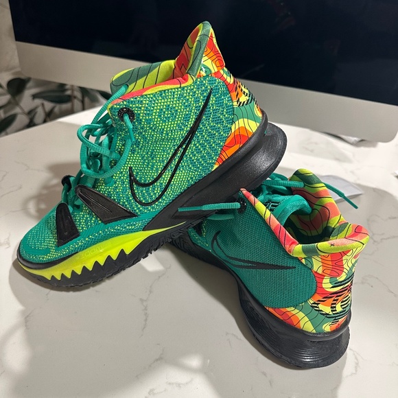 Nike Kyrie 7 Weatherman - Picture 1 of 4